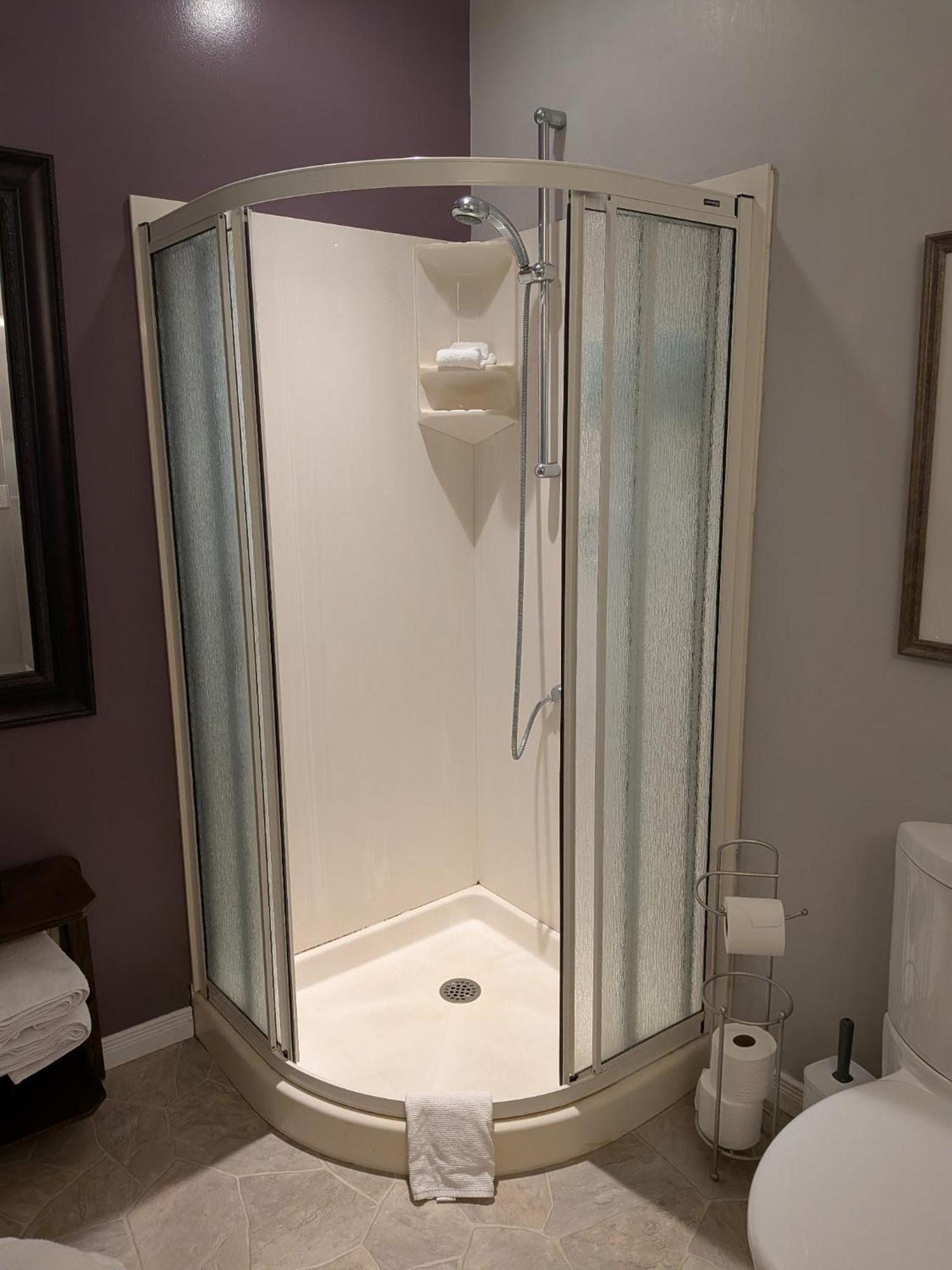 Deluxe King Room,1758897801:JPEG